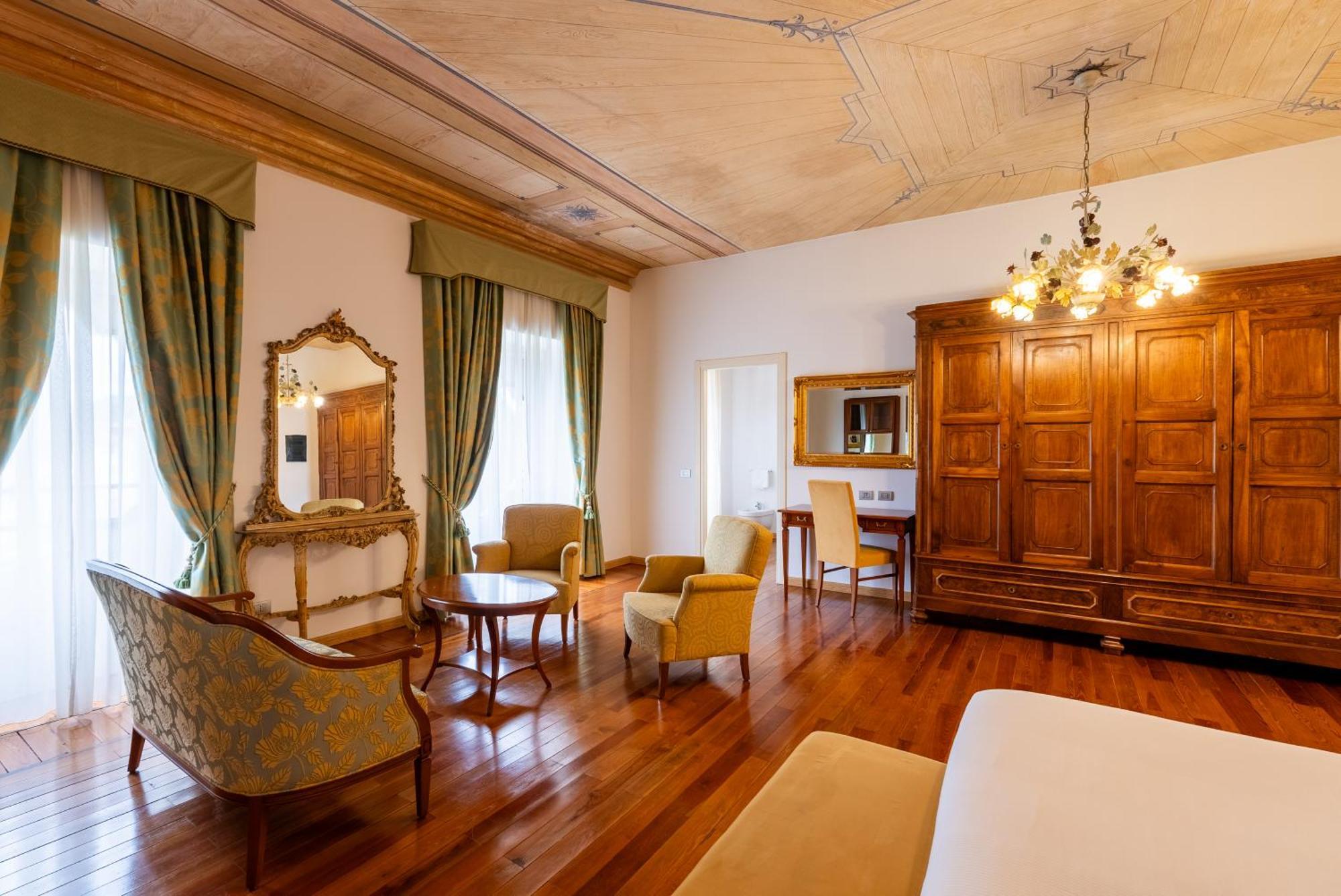 Hotel Villa Borghi Varano Borghi Exterior foto